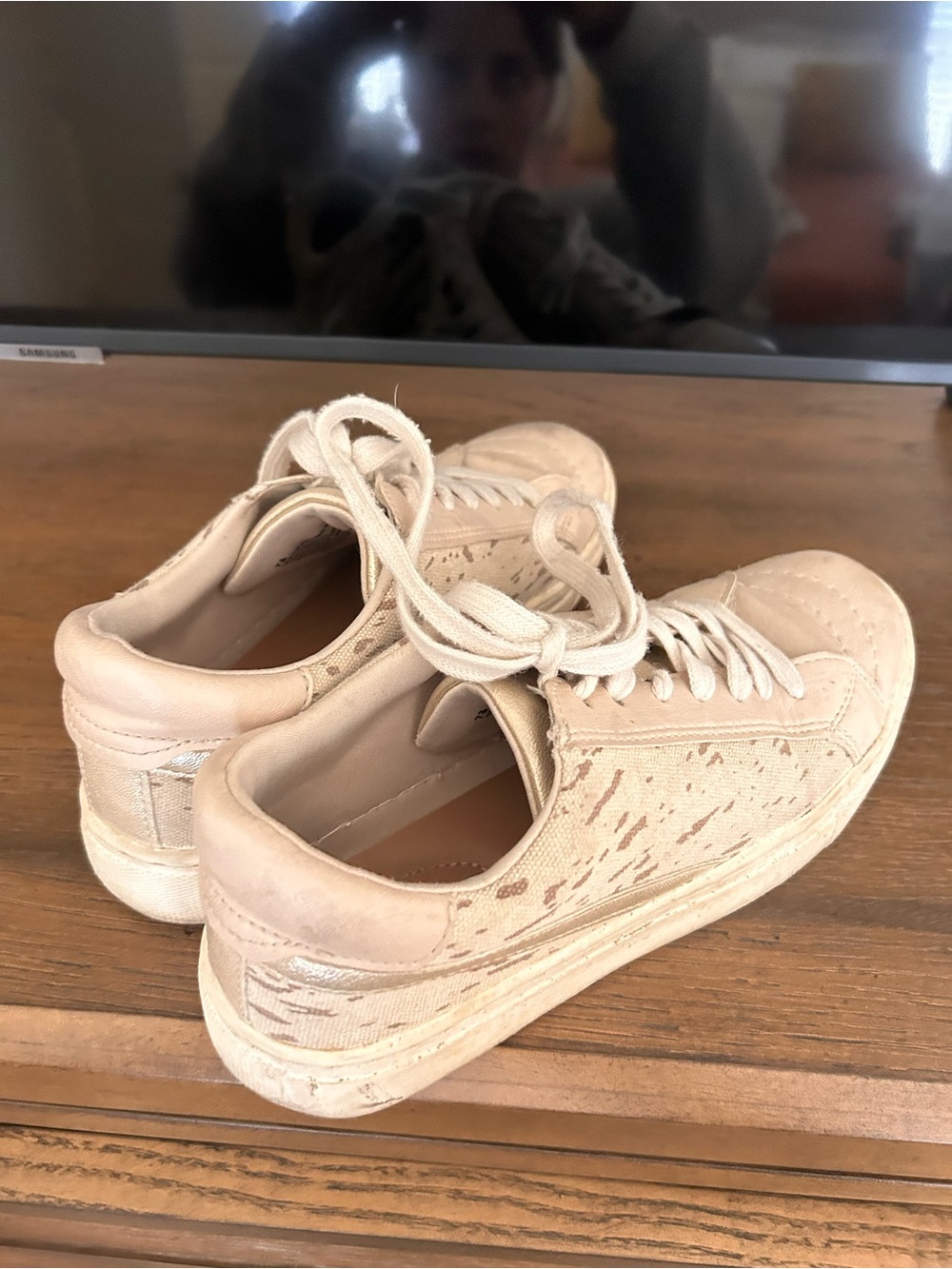 Minimalist Casual Women’s Sneakers in Beige
